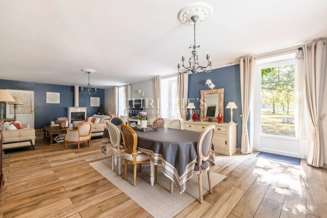 Altro a Esterno, Langon, Francia 4 - 19055209