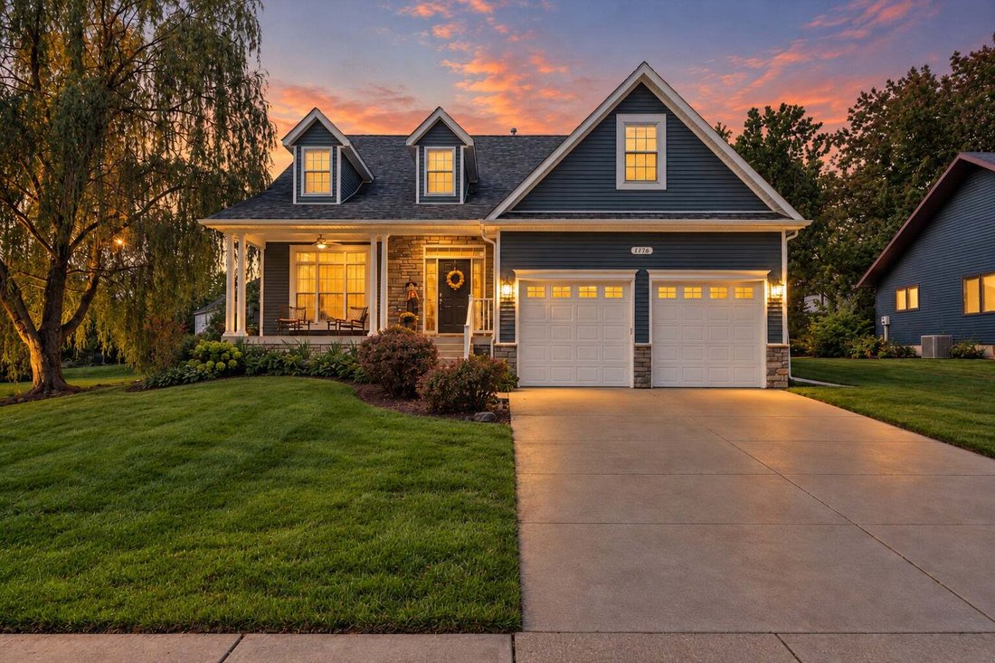 House in Bettendorf, Iowa, United States 1 - 19054507