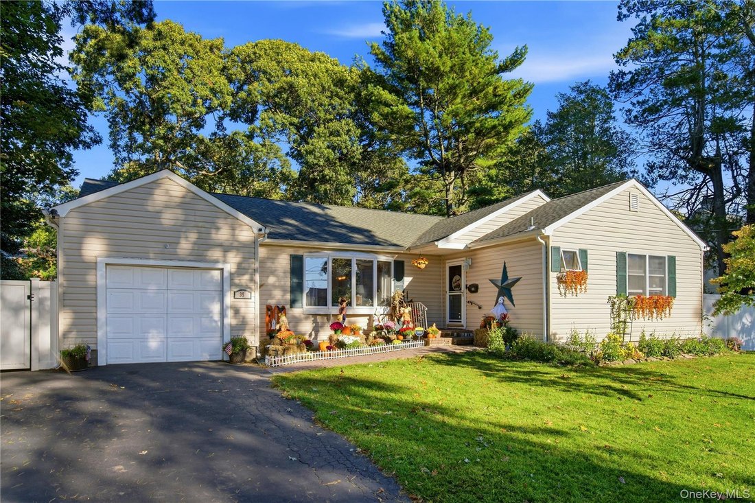 Casa en Lake Ronkonkoma, Nueva York, Estados Unidos 1 - 19056241