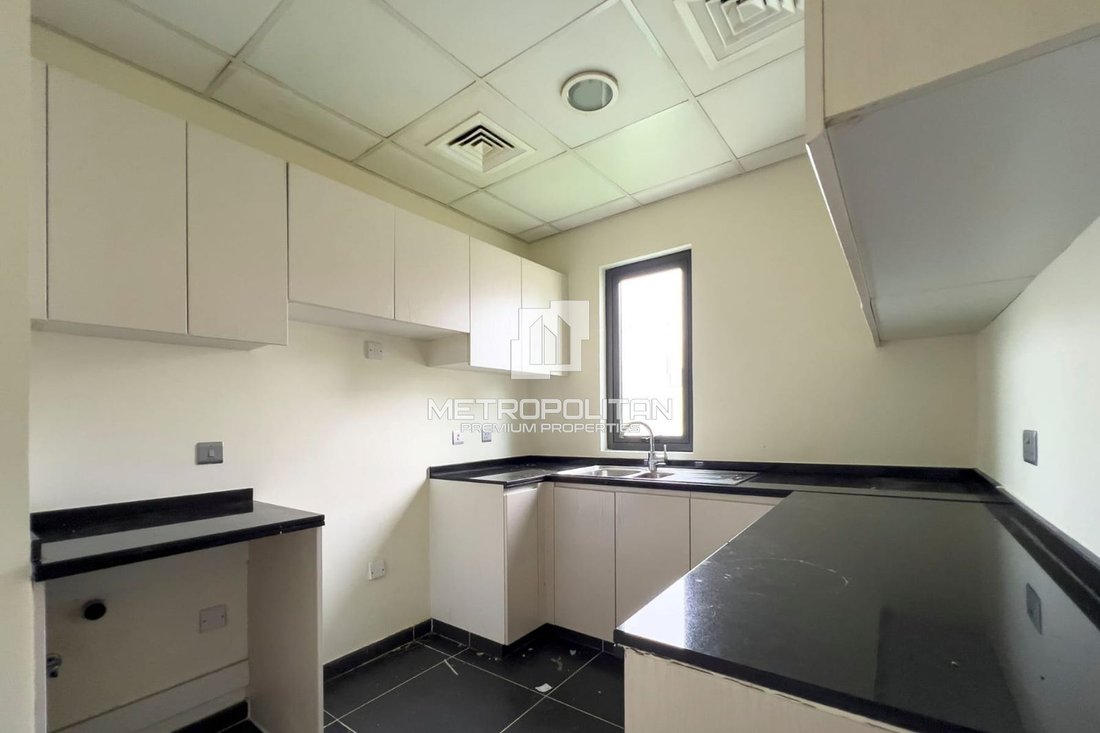 Townhouse in Damac Hills 2, Dubai, United Arab Emirates 4 - 19052294
