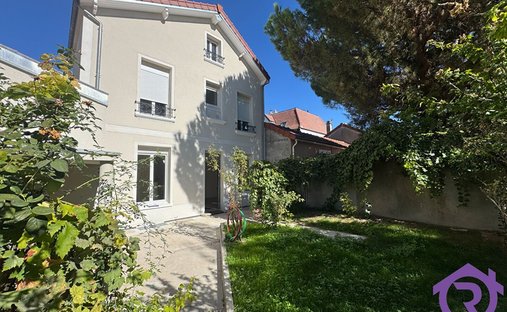 Casa a Espaces Jeunes, Issy-les-Moulineaux, Francia 1