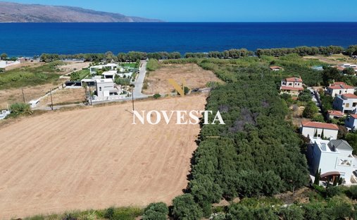 Land in Platanias, Griechenland 1