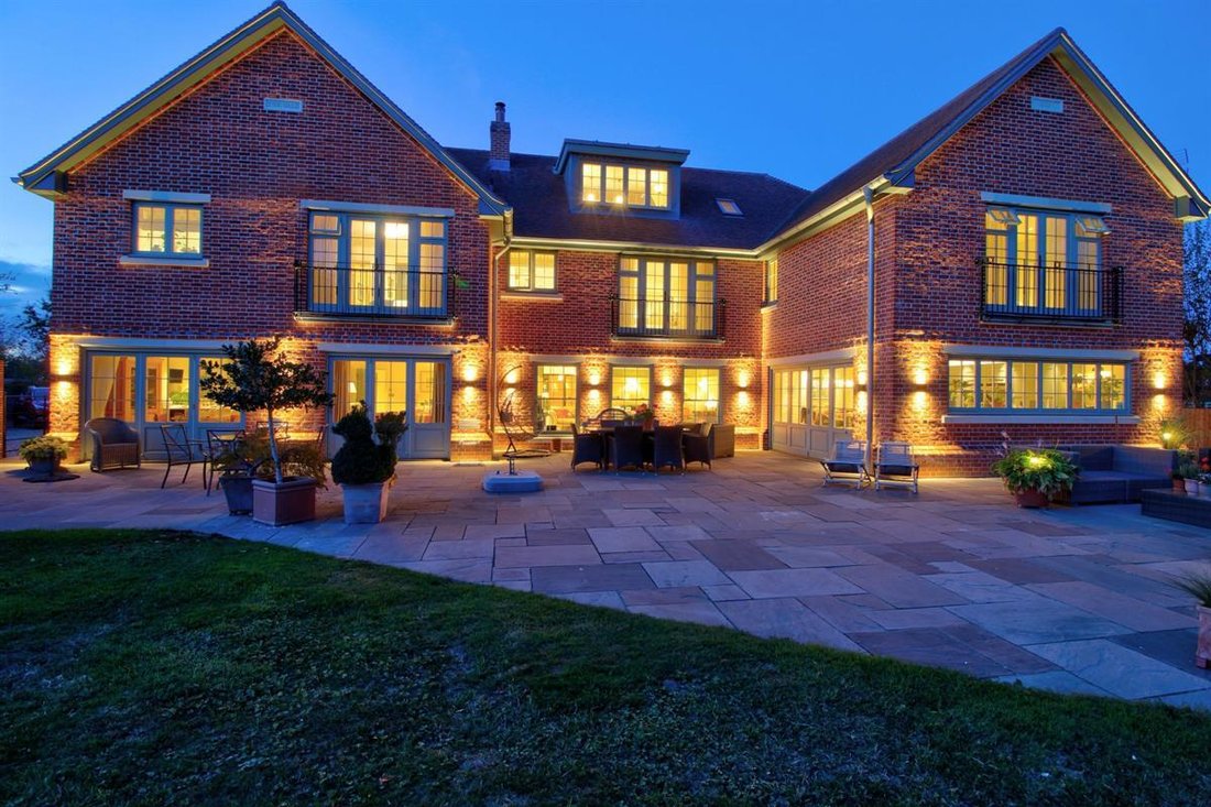 House in Hurst (St Nicholas Hurst), Hurst, England 1 - 19051091