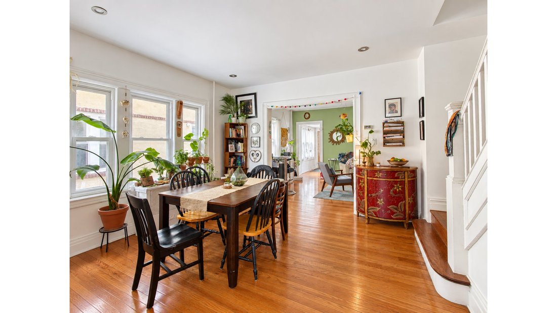 House in New York, New York, United States 2 - 19055158