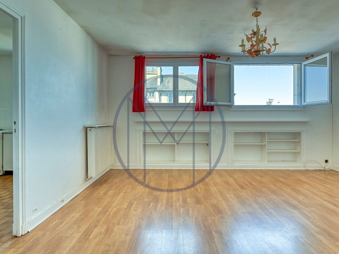 Apartment in Domaine National du Château, Versailles, France 5 - 19055096