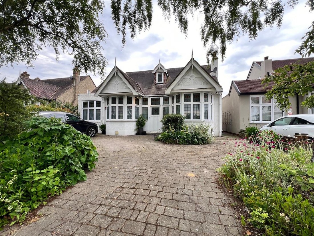 Bungalow in Goodmayes, Ilford, England 1 - 19051070