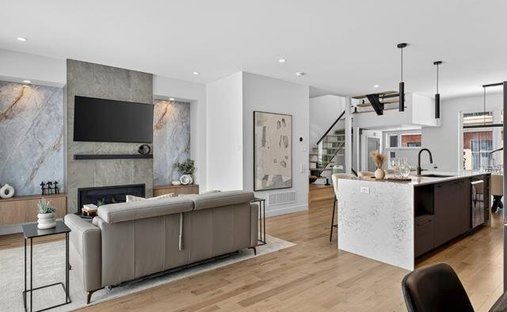 Casa a Brossard, Québec, Canada 1