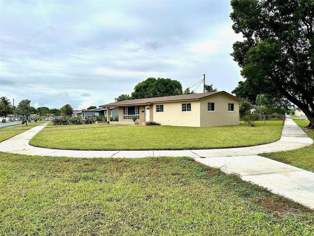 Maison à Miami Gardens, Floride, États-Unis 1 - 19051178