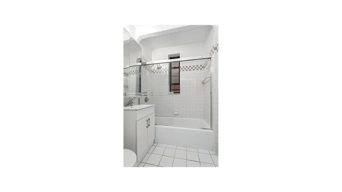 Co Op in New York, New York, United States 4 - 19055120
