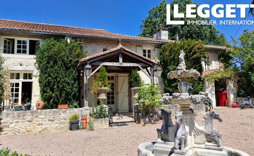 House in Feuillade, Nouvelle-Aquitaine, France 1