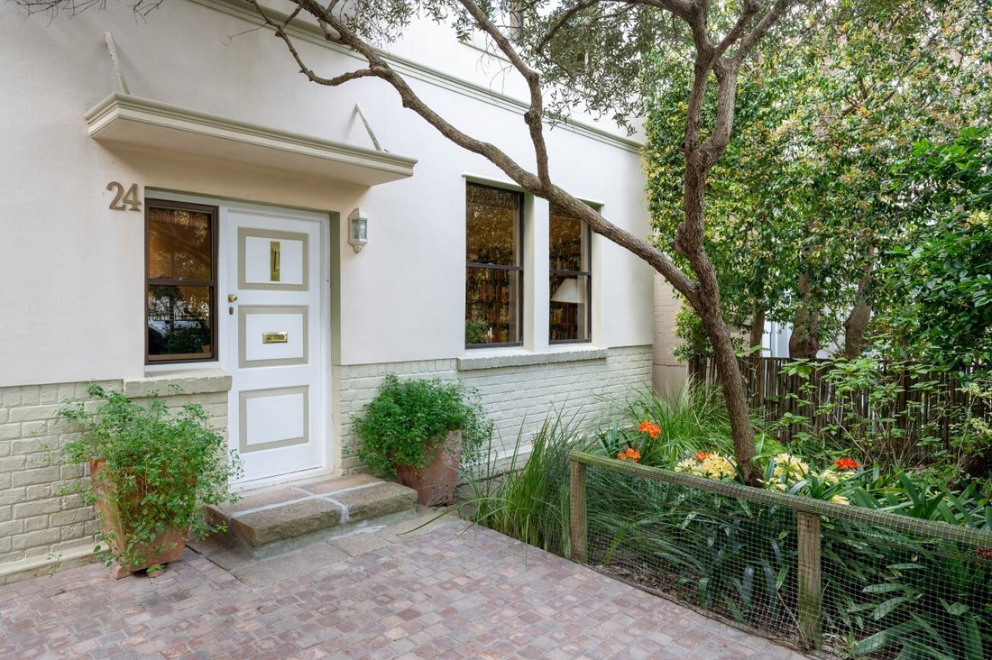 House in Tamboerskloof, City Bowl, Cape Town 2 - 19052611