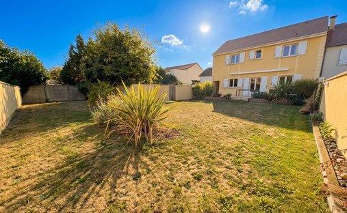 Maison à Les Clayes-sous-Bois, Île-de-France, France 1