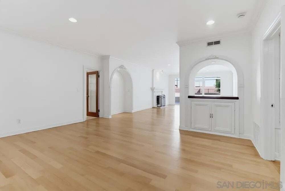 Condo in Los Angeles, California, United States 3 - 19054639