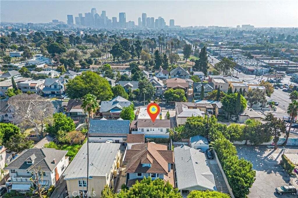 Los Angeles, California, United States 3 - 19054590