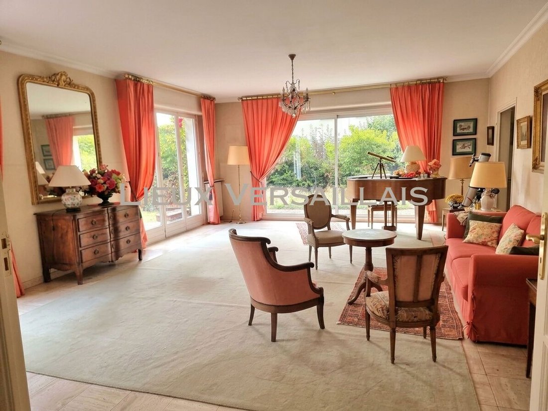 House in Domaine National du Château, Versailles, France 3 - 19055153