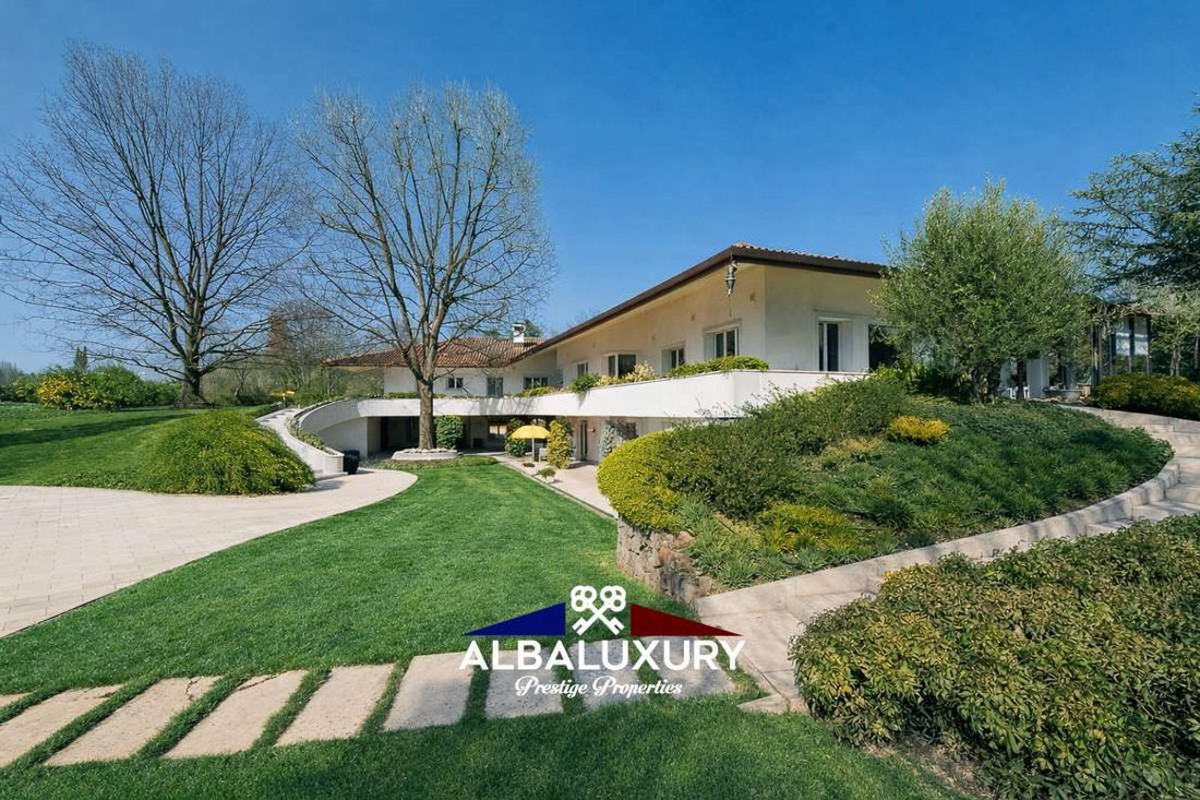 Villa in Casatenovo, Lombardei, Italien 3 - 19054434
