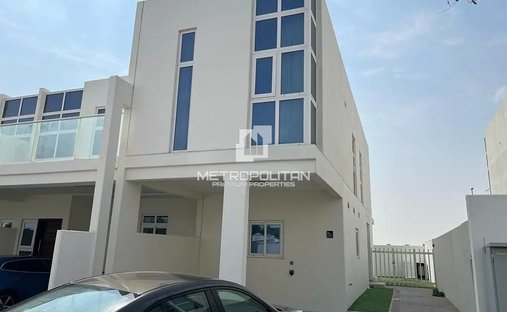 Townhouse in Damac Hills 2, Dubai, United Arab Emirates 1