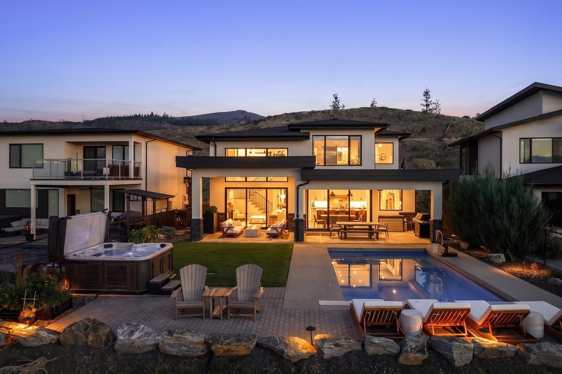 House in Kelowna, British Columbia, Canada 1 - 19056402