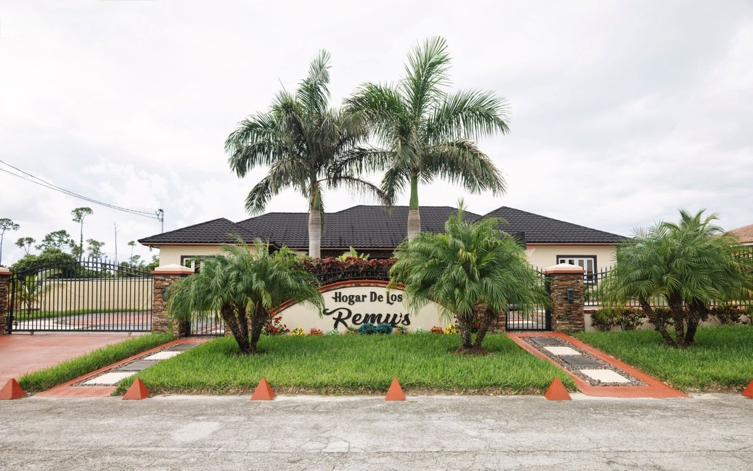 Villa in Freeport, Freeport, The Bahamas 2 - 19054767