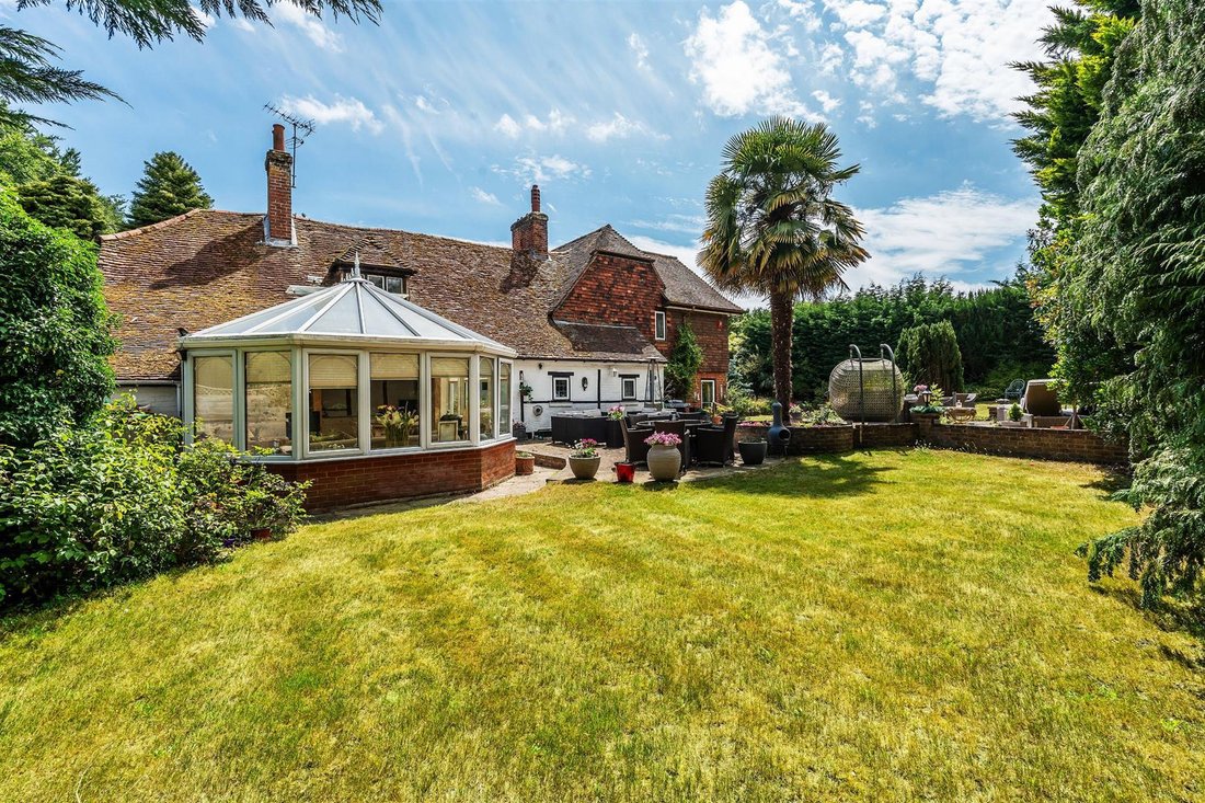 House in Great Bookham, England 1 - 19051167