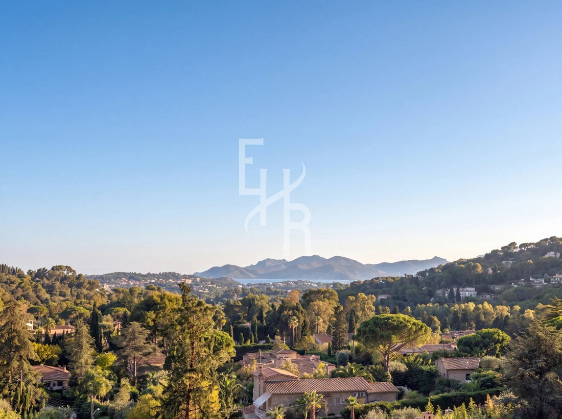 Villa in Mougins, Provence-Alpes-Côte d'Azur, France 2 - 19051737