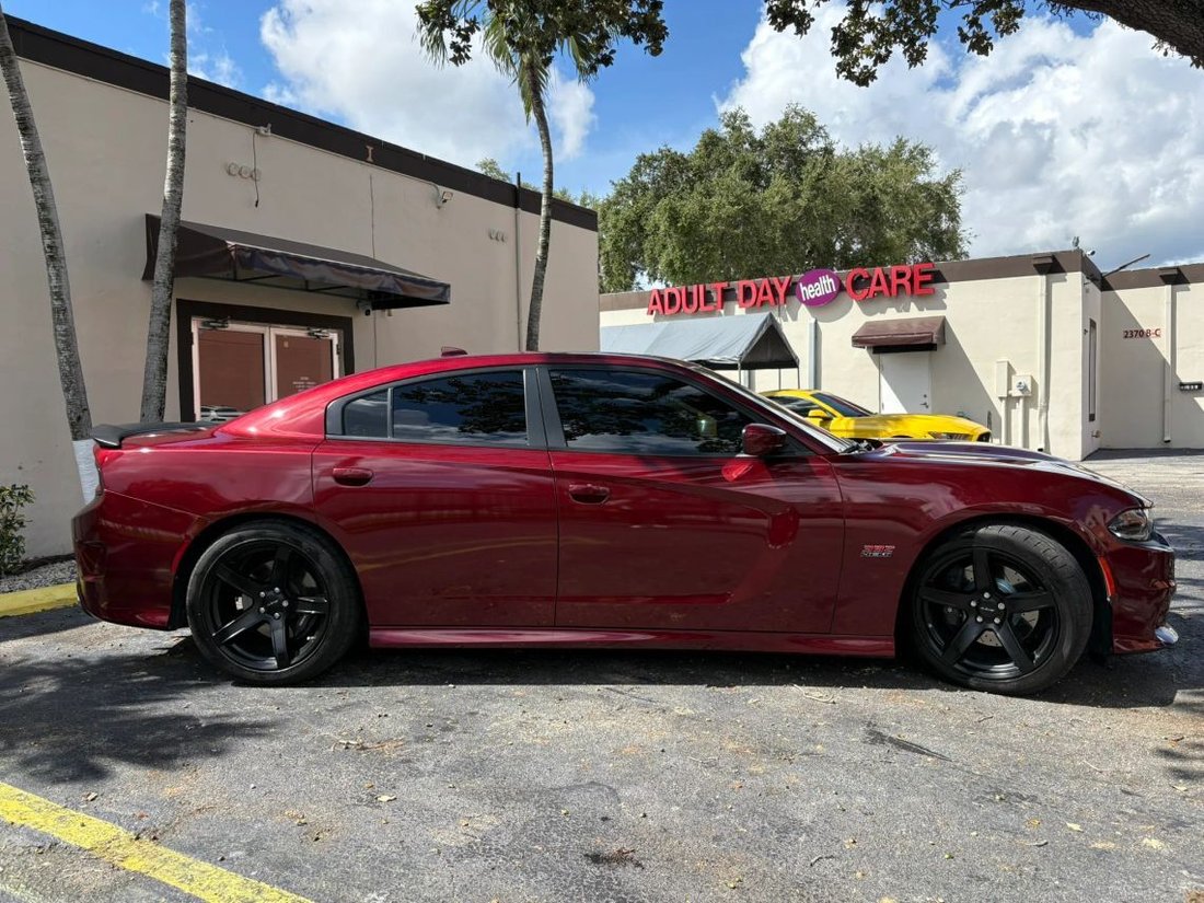 Sedan in Miami, FL, United States 4 - 19055920