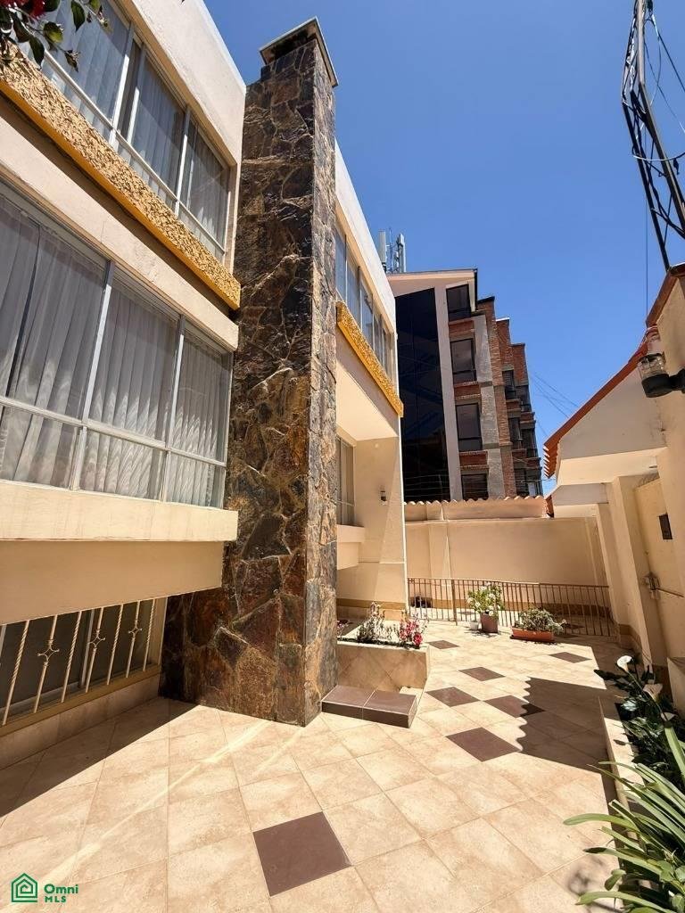 Casa en La Paz, Departamento de La Paz, Bolivia 1 - 19054410