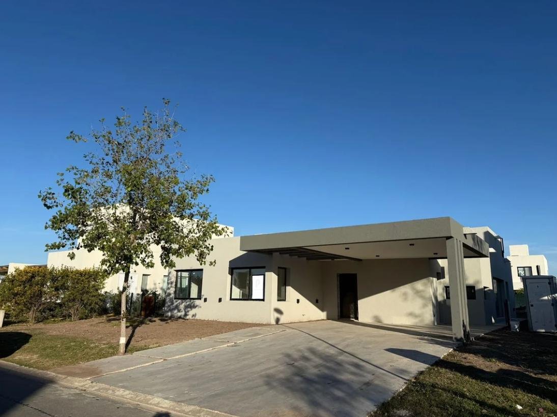 House in Funes, Santa Fe Province, Argentina 1 - 19052676