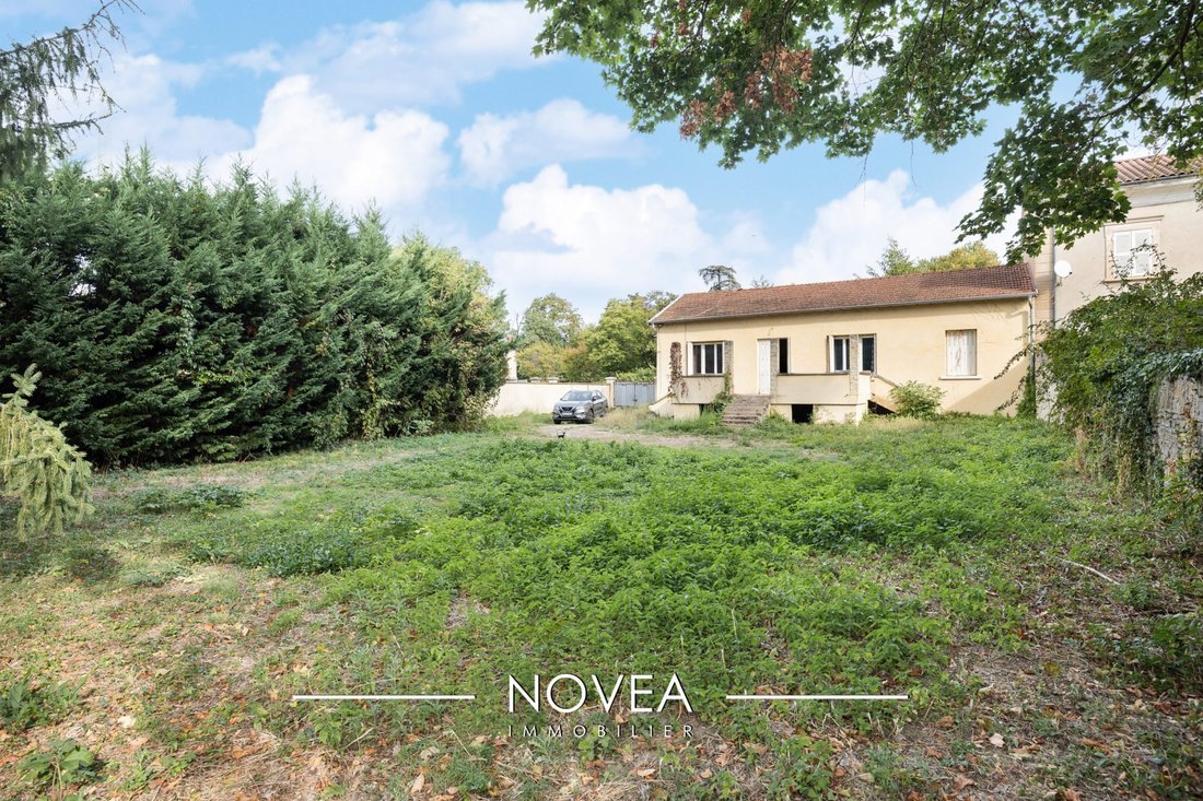 House in Centre Bourg, Neuville-sur-Saone, France 2 - 19056451