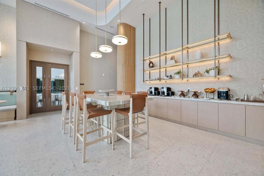 Condo in North Miami Beach, Florida, United States 3 - 19054392