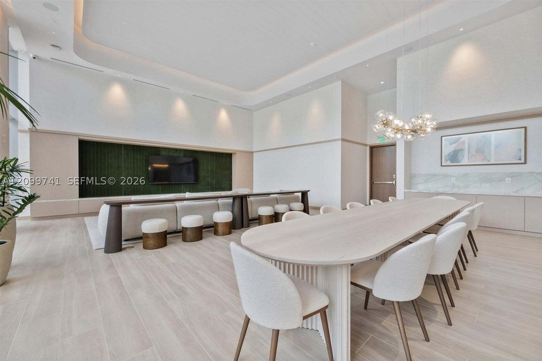 Condo in North Miami Beach, Florida, United States 4 - 19054392