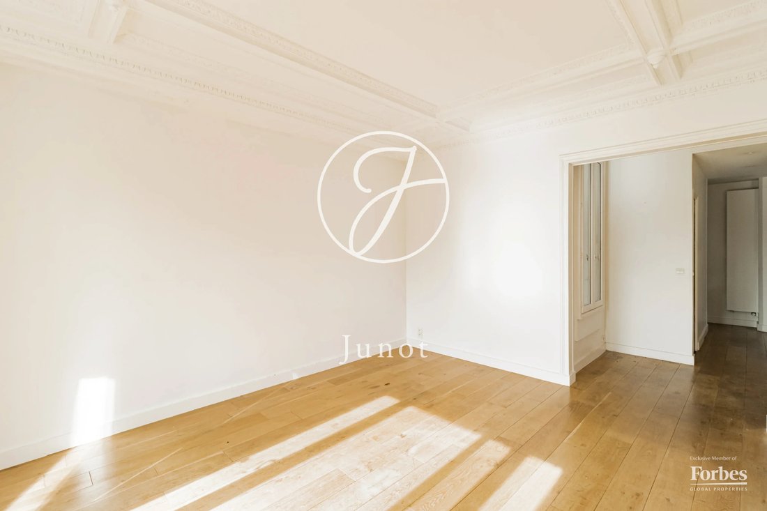 Apartment in Courcelles-Wagram, Paris 17e Arrondissement, Paris 4 - 18807006