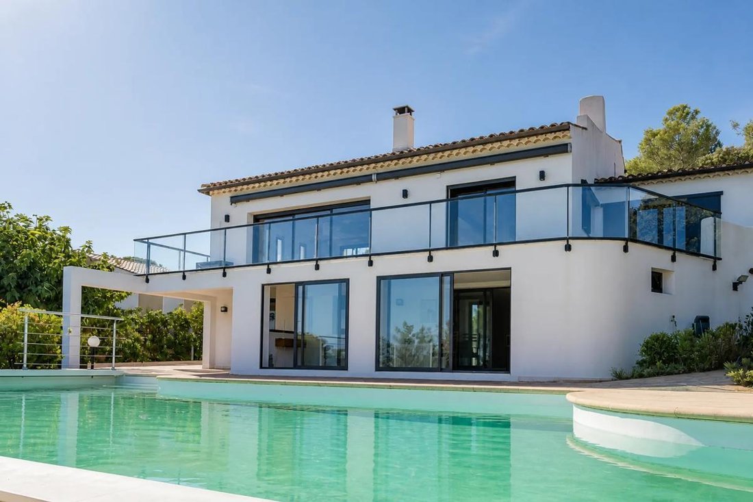 Villa en Fréjus, Provenza-Alpes-Costa Azul, Francia 3 - 18927043