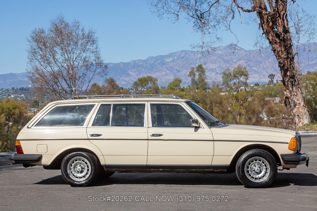 Mercedes-Benz 300TD in Los Angeles, CA 5 - 19052041