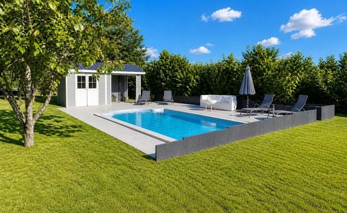 House in Bourg-de-Visa, Occitania, France 1