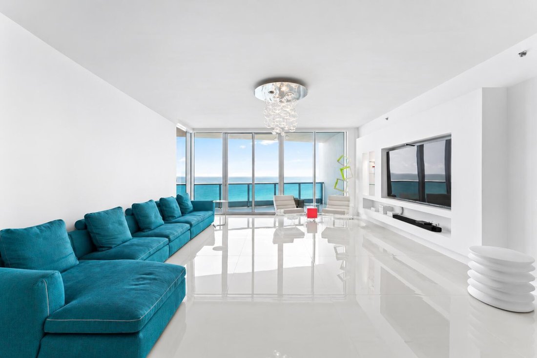 Condo in Miami Beach, Florida, United States 5 - 19054459
