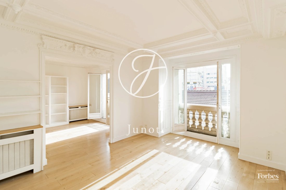 Apartment in Courcelles-Wagram, Paris 17e Arrondissement, Paris 2 - 18807006