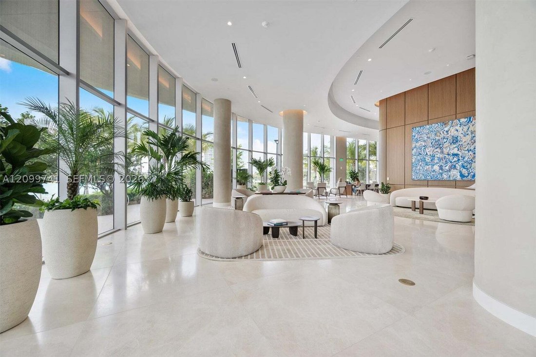 Condo in North Miami Beach, Florida, United States 1 - 19054392