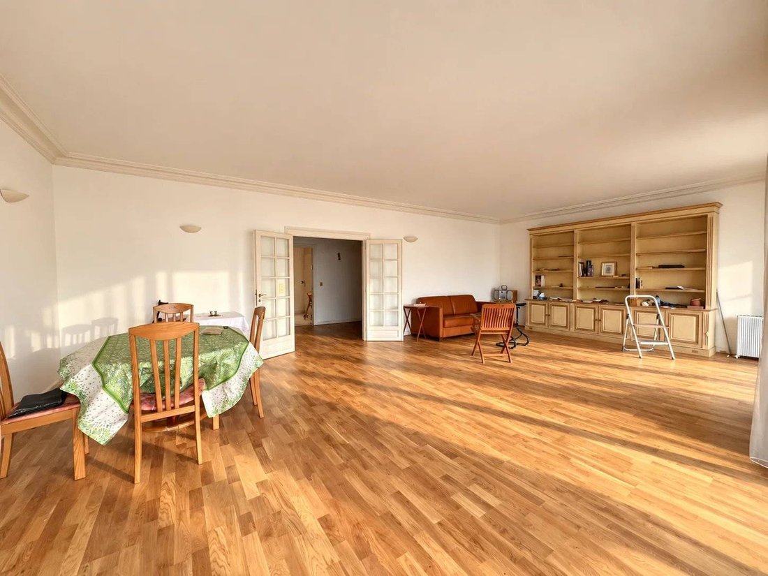 Apartment in Porte Dauphine, Paris 16e Arrondissement, Paris 2 - 19055014