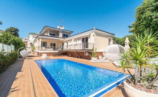 Villa in Torrevieja, Valencian Community, Spain 1