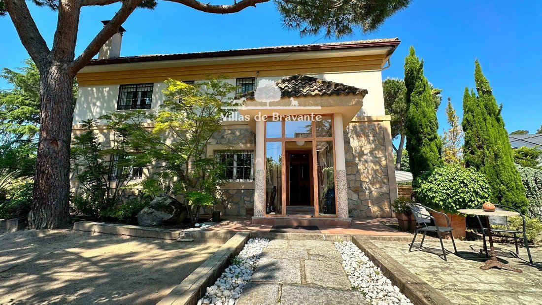 Chalet in Galapagar, Comunidad de Madrid, Spain 2 - 19053959
