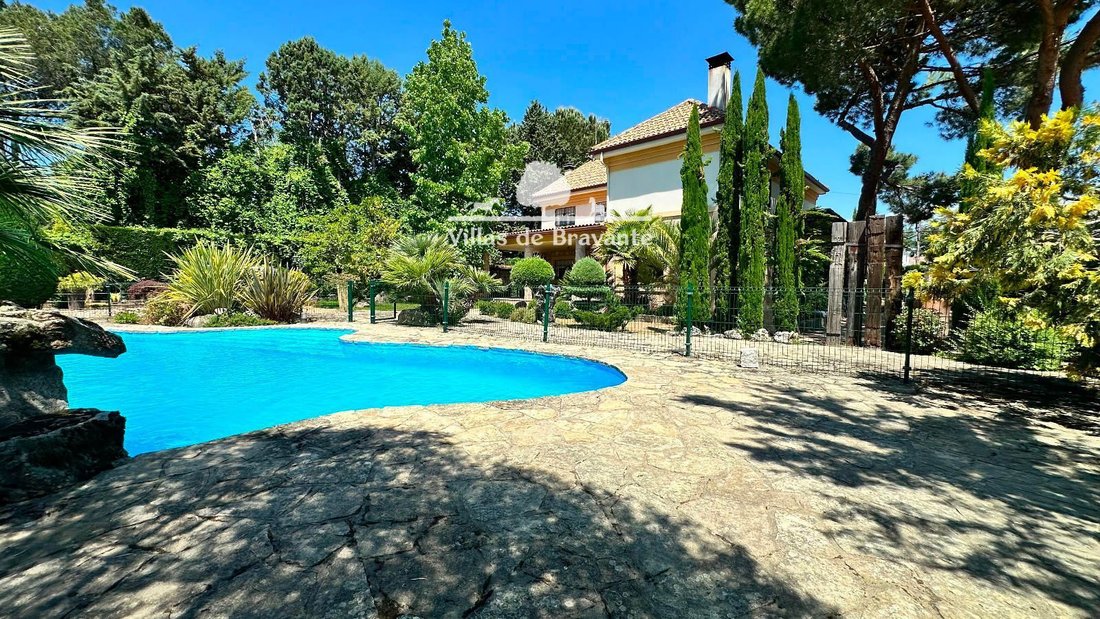Chalet in Galapagar, Comunidad de Madrid, Spain 1 - 19053959