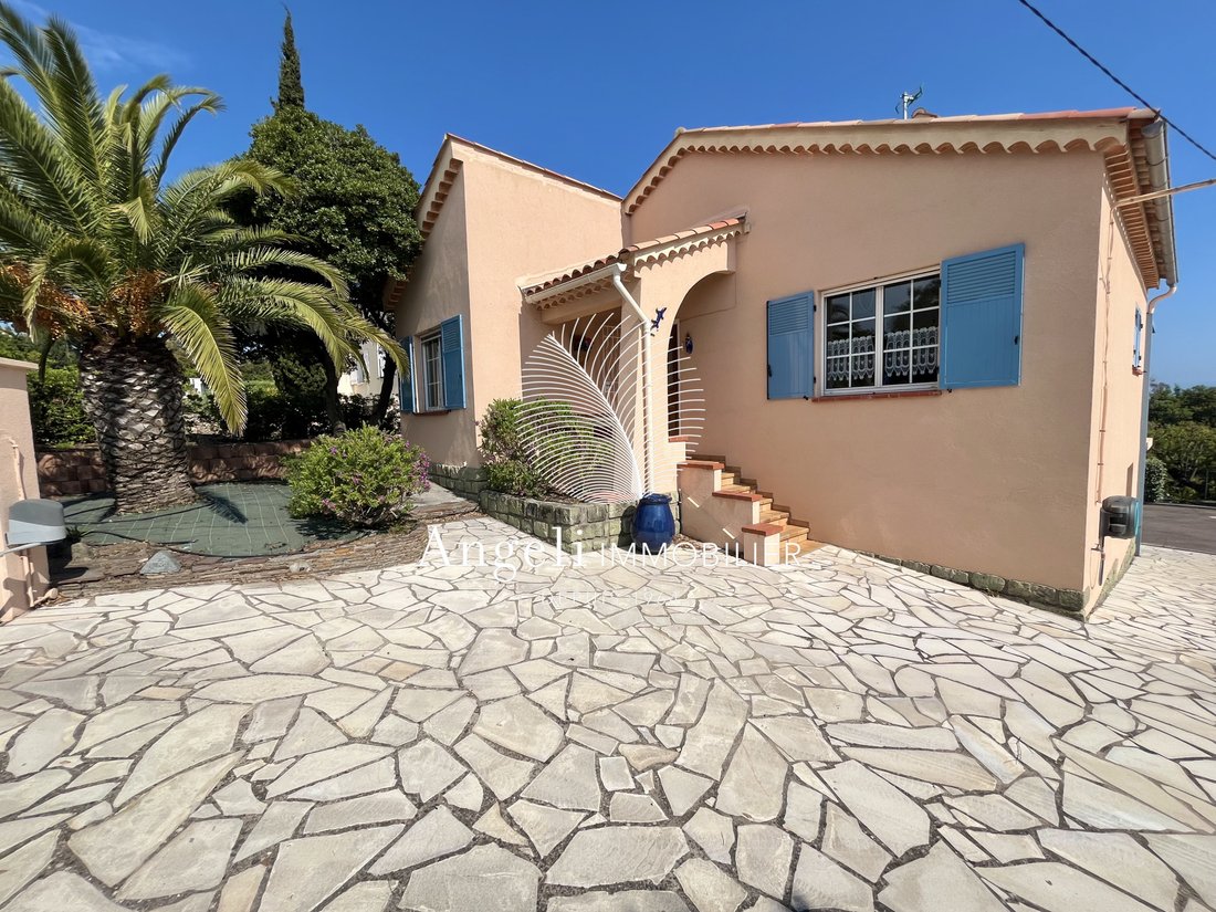 Villa en Fréjus, Provenza-Alpes-Costa Azul, Francia 1 - 17839615