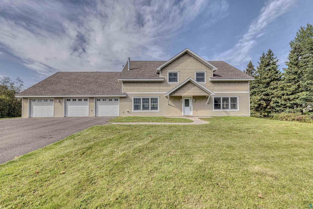 Oliver, Wisconsin, United States 1 - 19053451