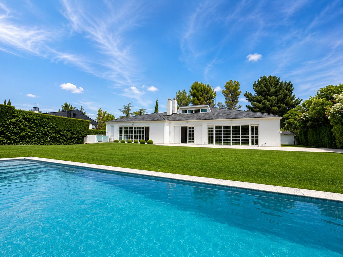 Chalet in La Moraleja, Alcobendas, Comunidad de Madrid 1 - 19054225