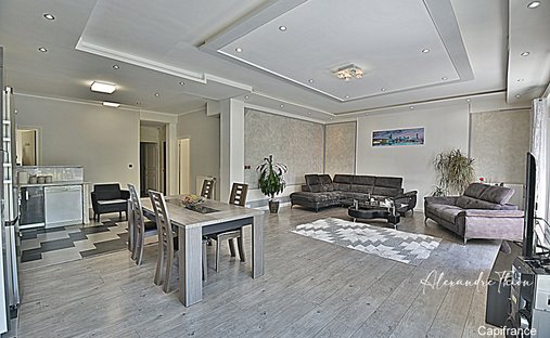 Casa a Saint-Denis-lès-Bourg, Auvergne-Rodano-Alpi, Francia 1