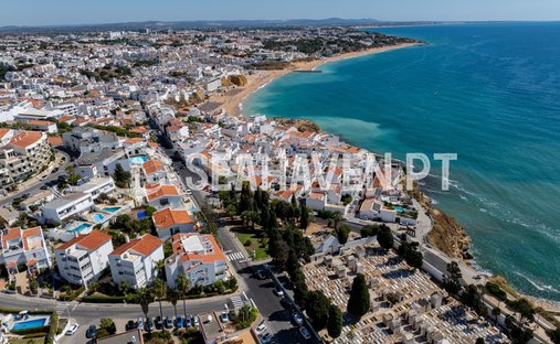 Villa in Olhos de Agua, Algarve, Portugal 1