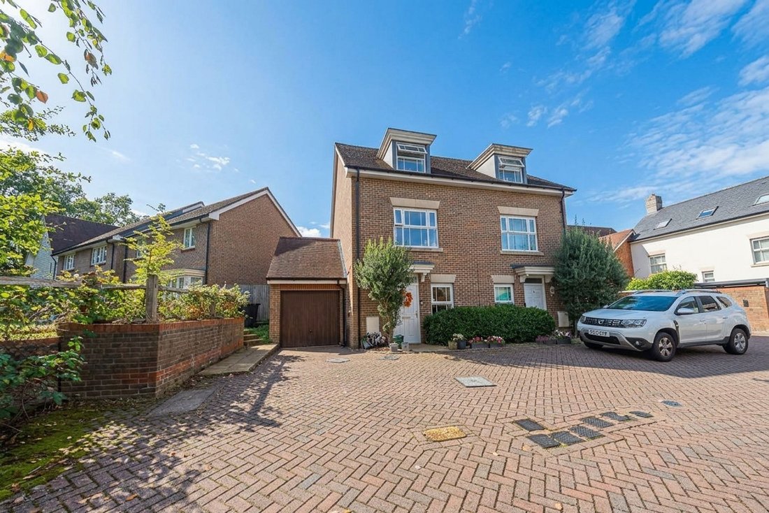 House in Bolnore, Haywards Heath, England 1 - 19052075