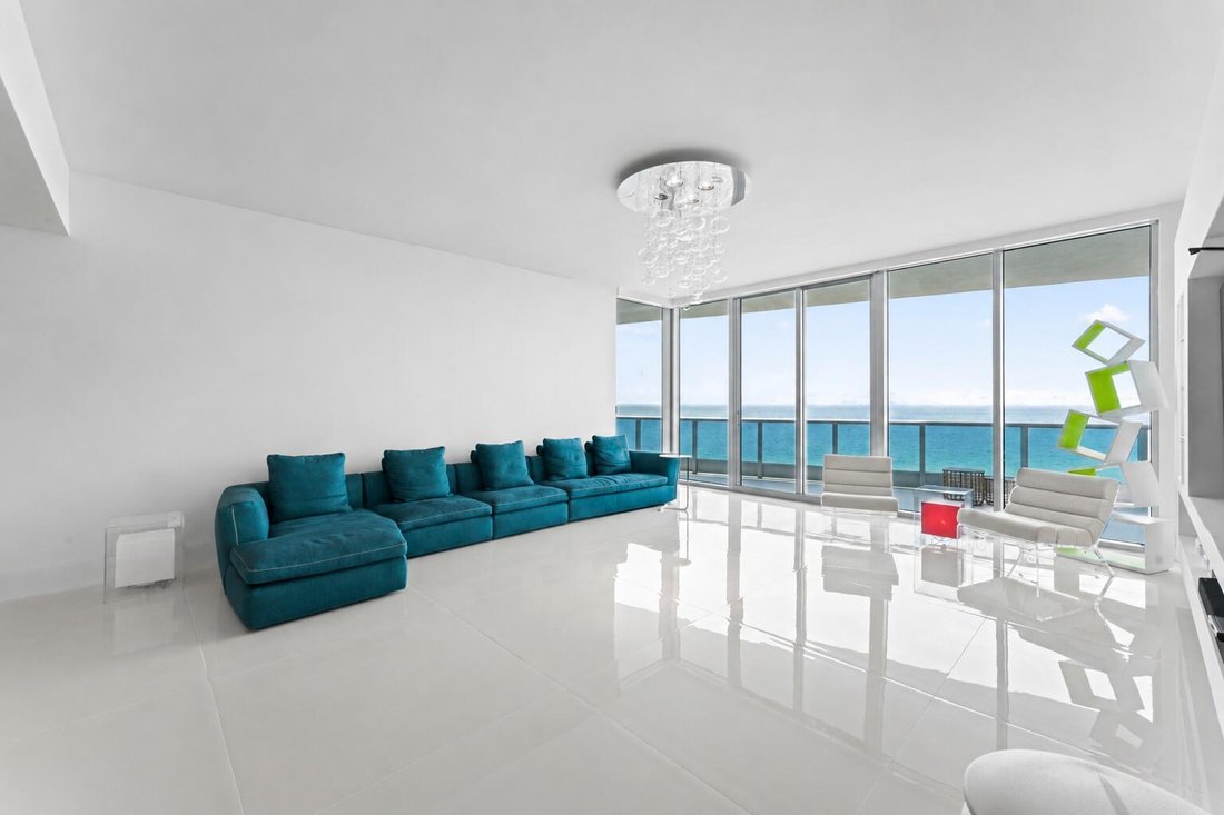 Condo in Miami Beach, Florida, United States 1 - 19054459