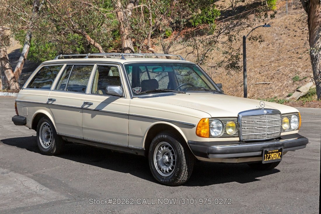 Mercedes-Benz 300TD in Los Angeles, CA 3 - 19052041